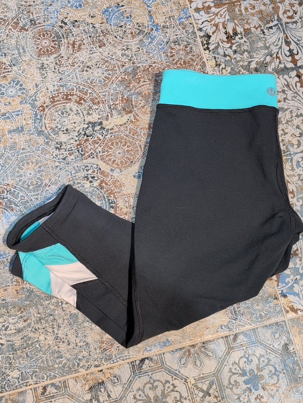 Lululemon Crops - Picture 4 of 5